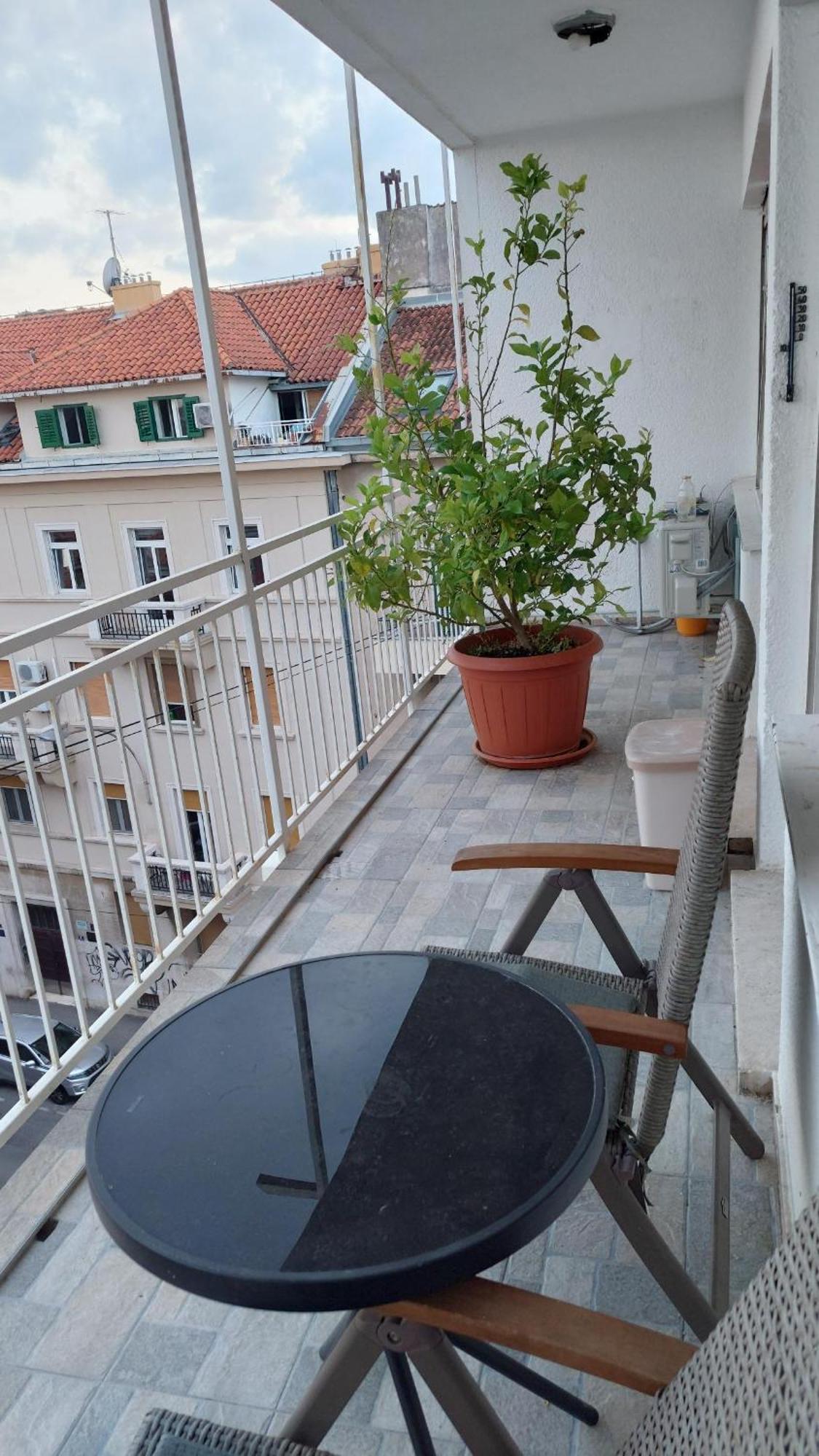 Room With Private Toilet And Balcony In City Center In Shared Apartment Сплит Экстерьер фото